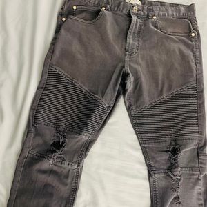 Distressed Men’s Dark Grey Jeans
